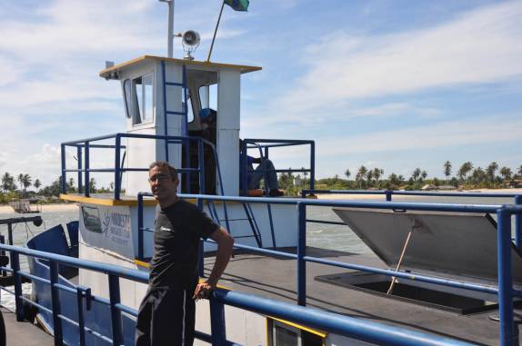 Atravessando a balsa entre Cabedelo e Lucena - PB